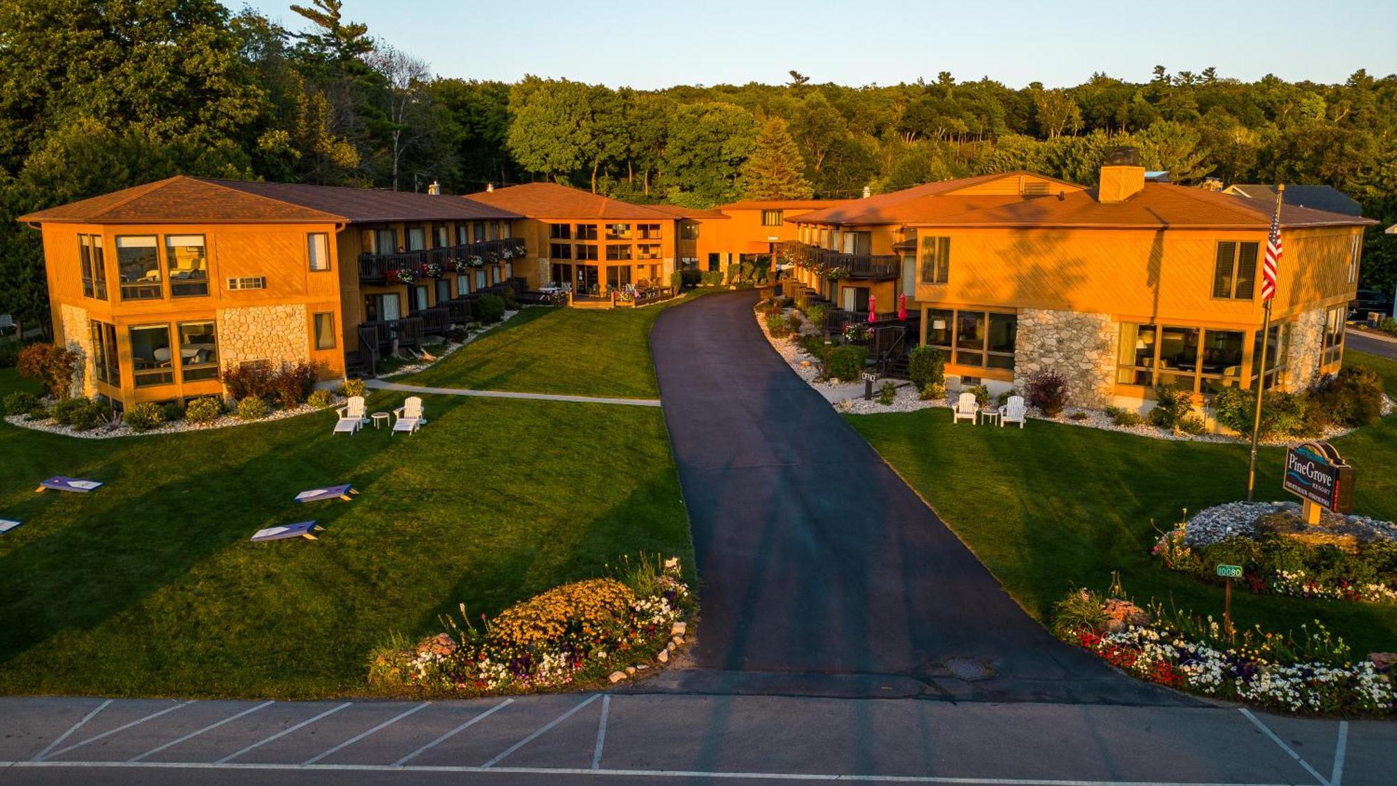 Pine Grove Resort Ephraim Exteriör bild