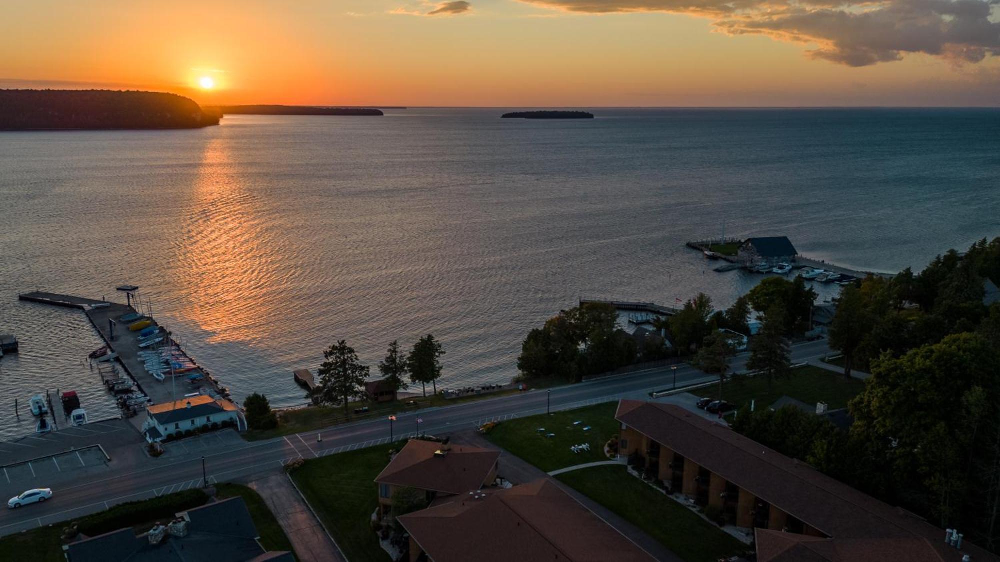 Pine Grove Resort Ephraim Exteriör bild