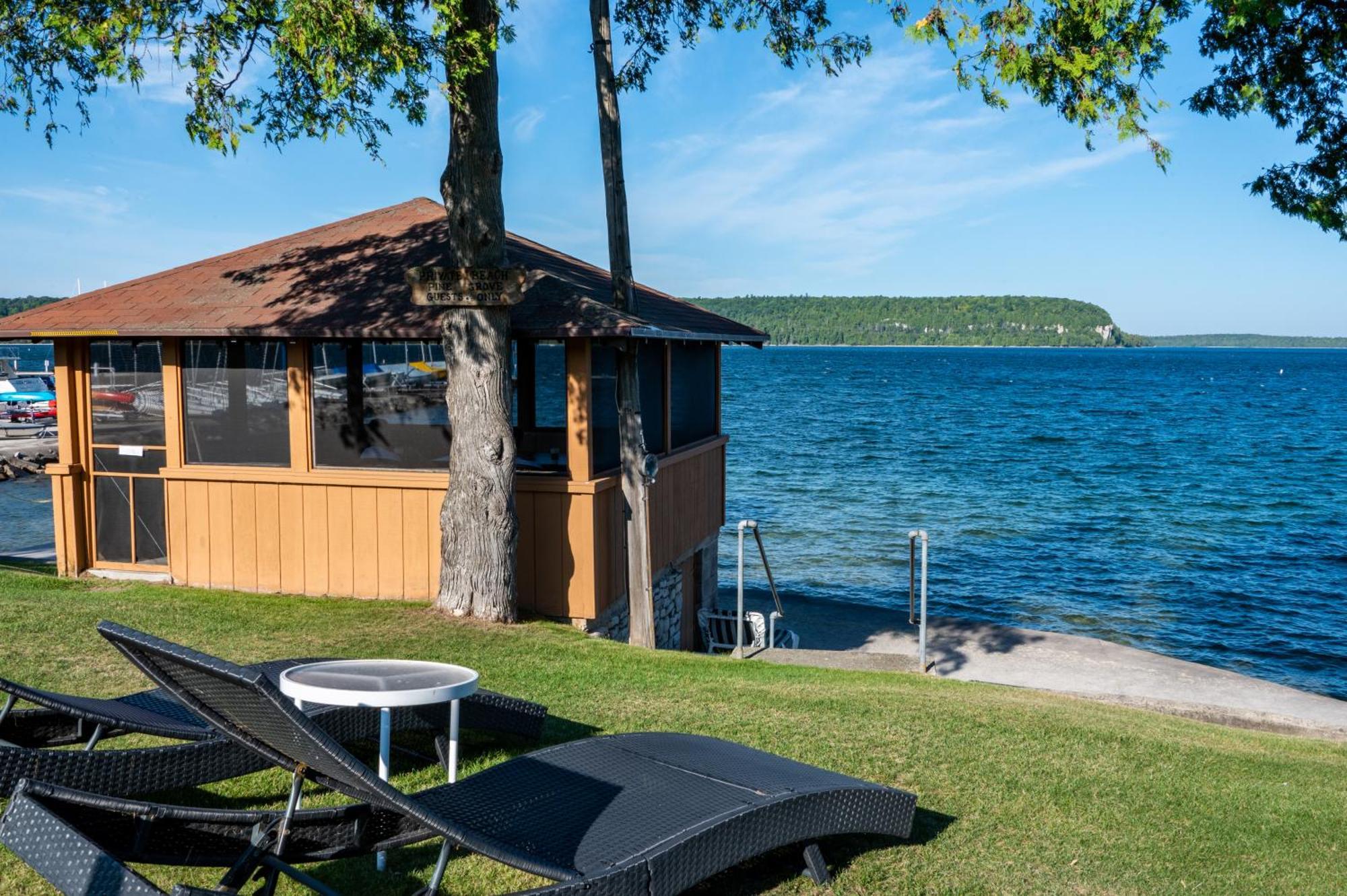 Pine Grove Resort Ephraim Exteriör bild